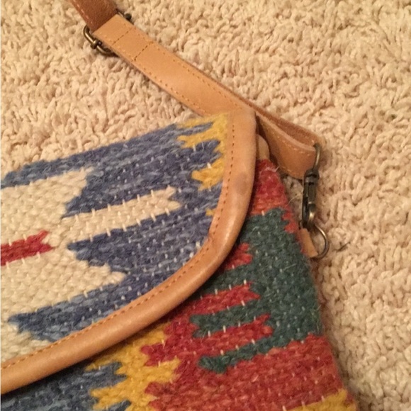 Aztec Rug Wool Purse with leather detailing - Picture 4 of 9